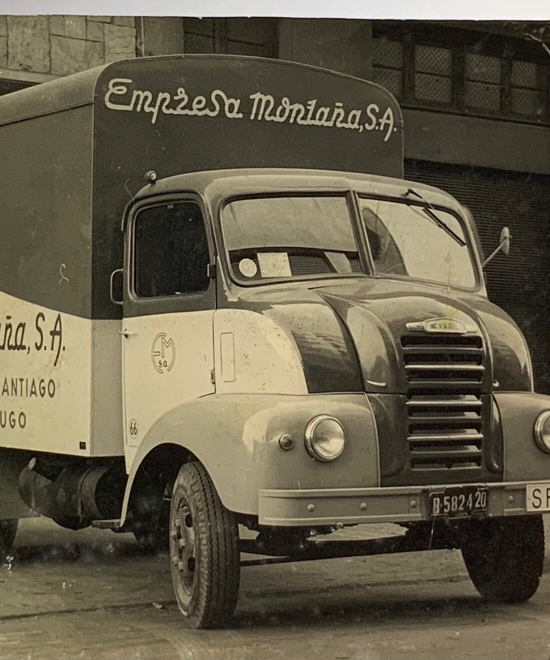 Camión histórico de Empresa Montaña, S.A., origen de Narval